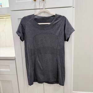 Lululemon Swiftly Tech Short Sleeve Top Size 12 Grey Black